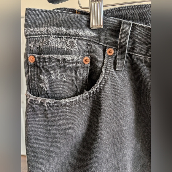 Levi's 501 Black Distressed Jeans Size W 32 X L 32 - Picture 2 of 16
